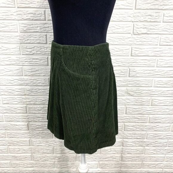 Stefano Basics Hunter Green Corduroy Mini Skirt Size 8 - Picture 5 of 6